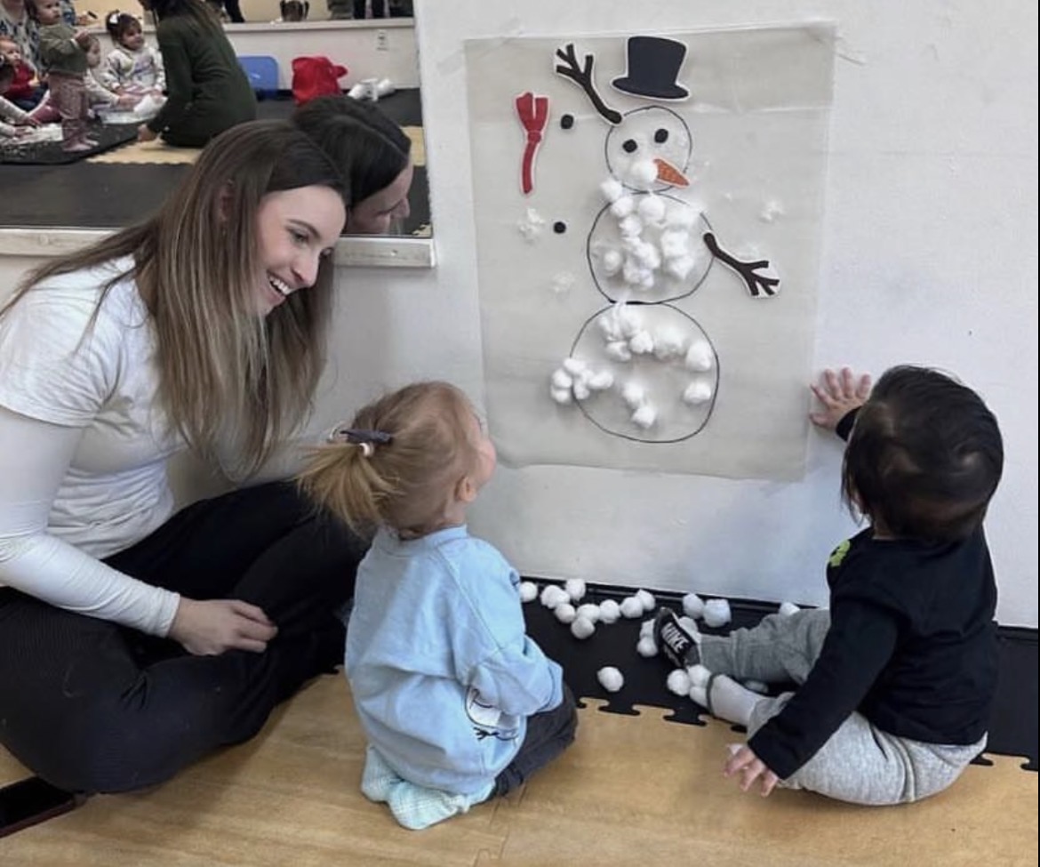 Seasonal snowman craft activity